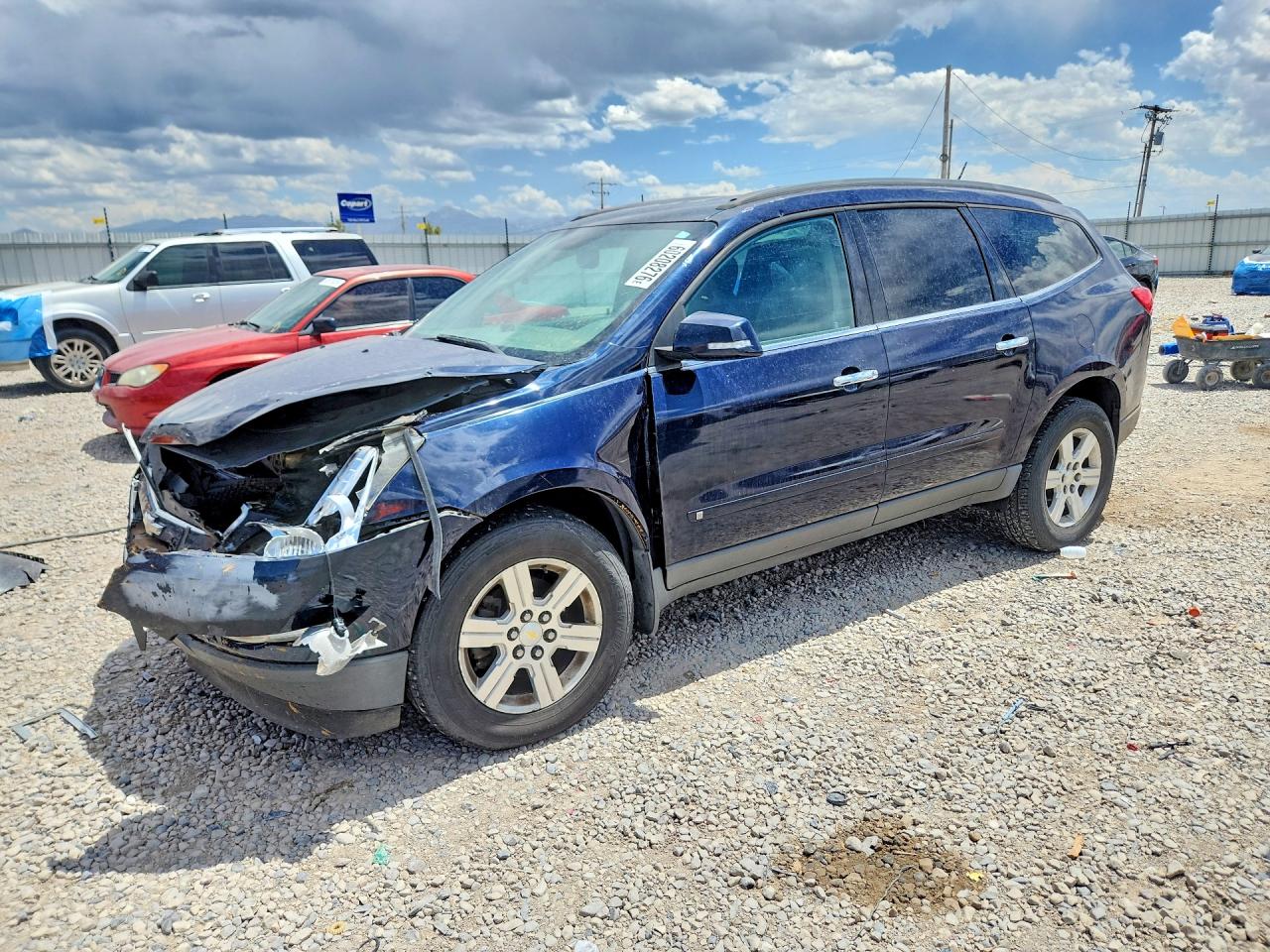 2010 Chevrolet Traverse 1LT, VIN 1GNLVFED1AS131058 — Front end