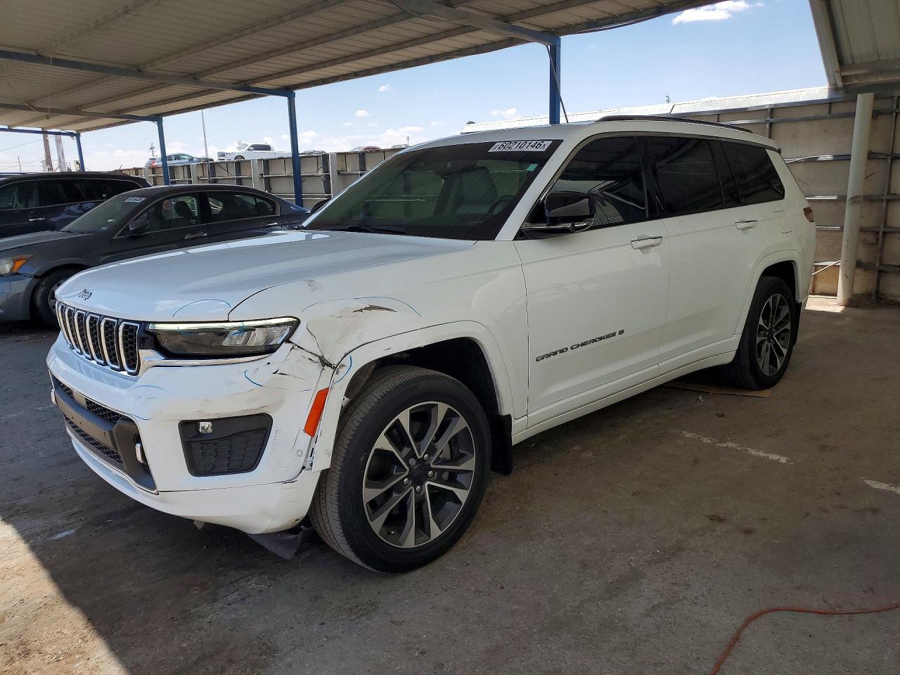 2022 Jeep Grand Cherokee Overland, VIN 1C4RJJDG4N8571050 — Rear end