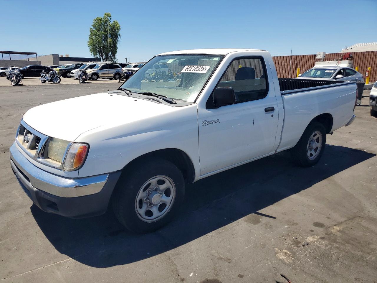 2000 Nissan Frontier XE, VIN 1N6DD21S7YC404969 — Front end