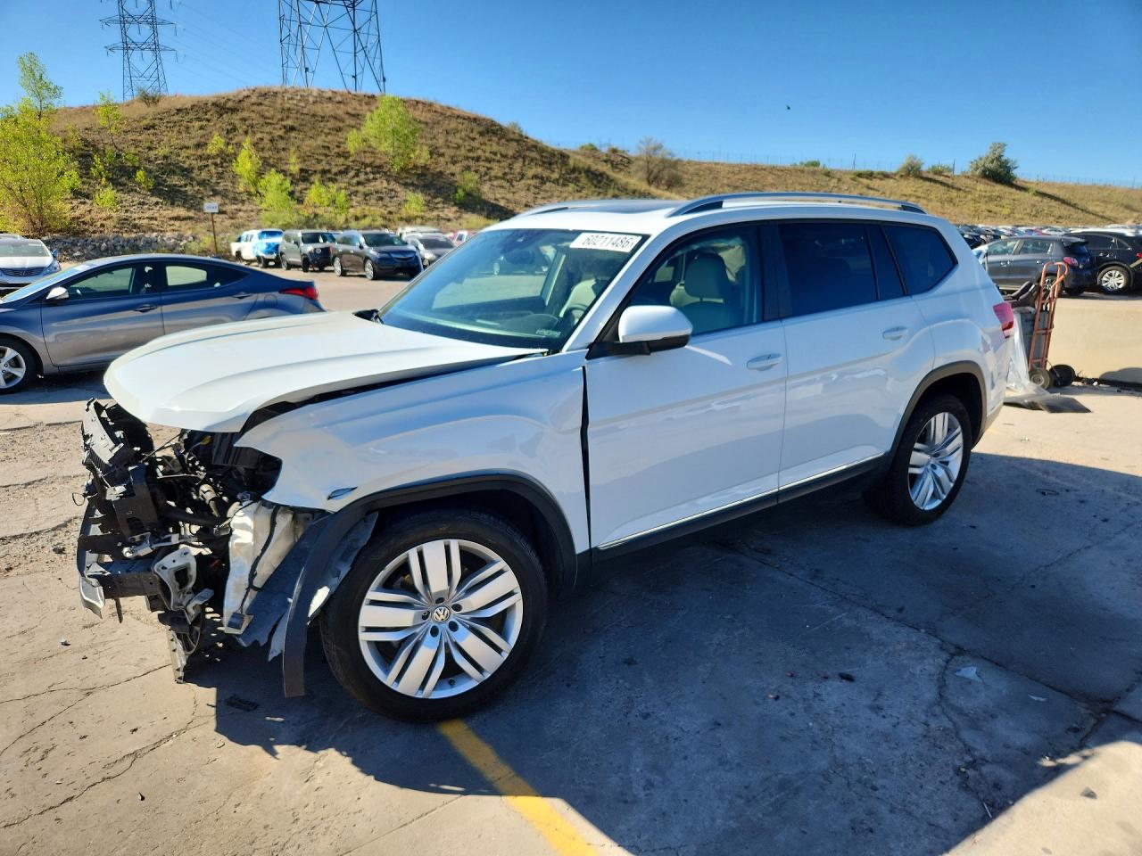 2019 Volkswagen Atlas SEL, VIN 1V2MR2CA4KC526932 — Front end
