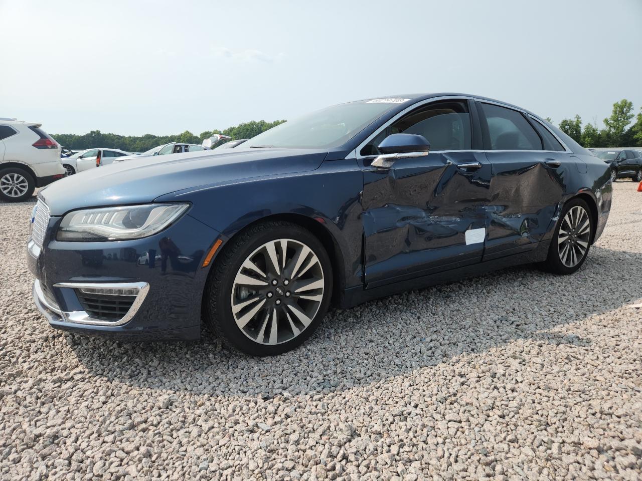 2017 Lincoln MKZ Reserve, VIN 3LN6L5FC7HR631657 — Бок