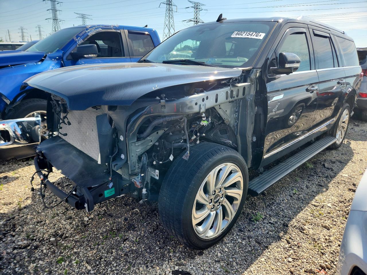 2024 Lincoln Navigator Premiere, VIN 5LMJJ3NG6REL12471 — Front end