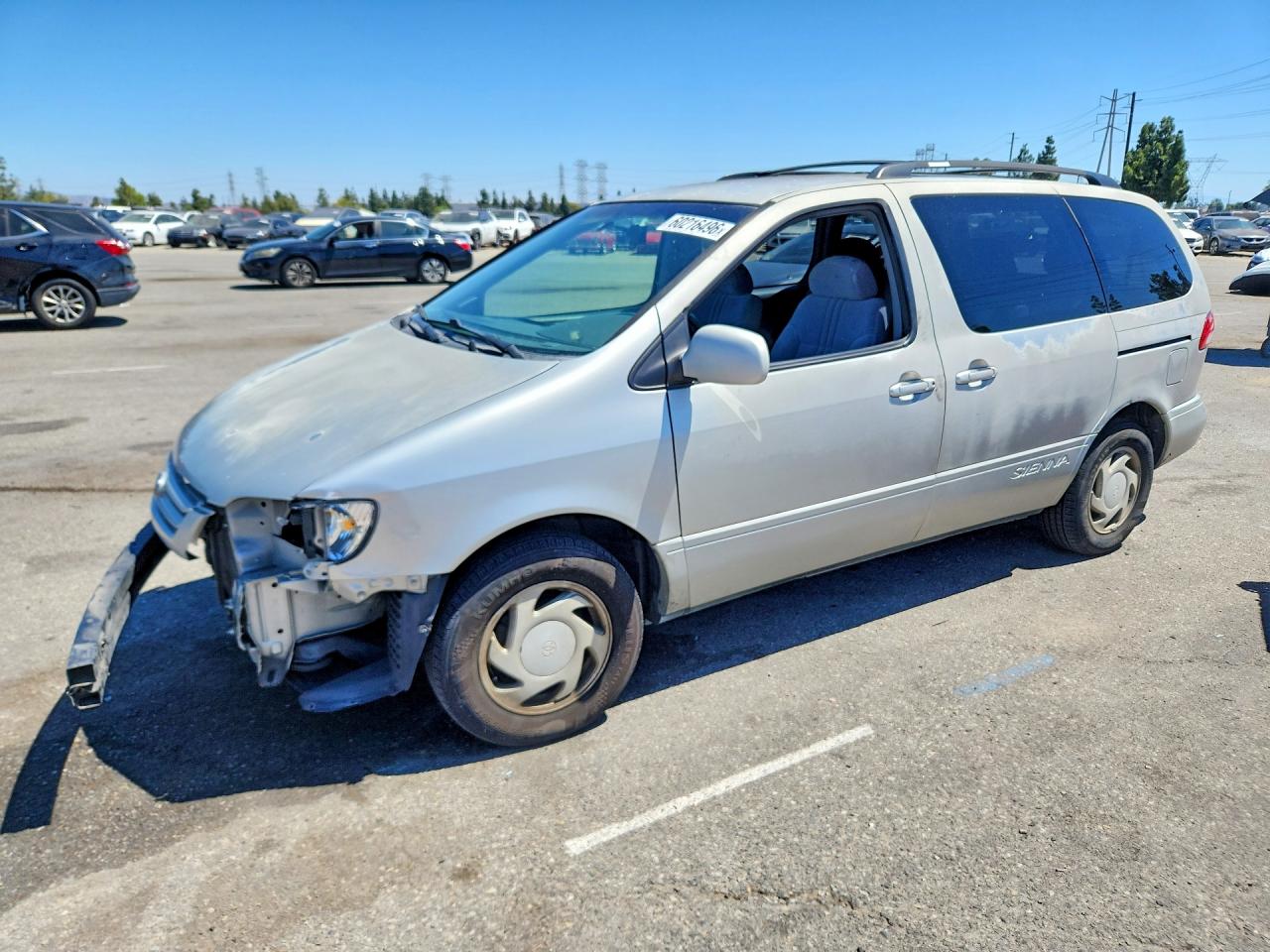 2003 Toyota Sienna LE, VIN 4T3ZF13C33U547037 — Front end