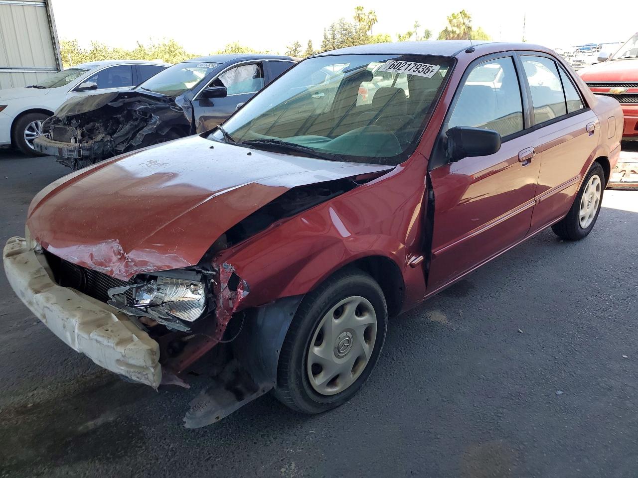 2001 Mazda Protege DX, VIN JM1BJ222010441449 — Перед