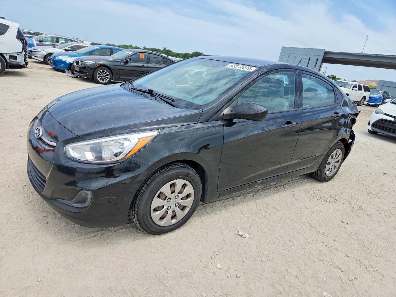 2017 Hyundai Accent SE, VIN KMHCT4AEXHU188306 — Фото с аукциона 1 of 4