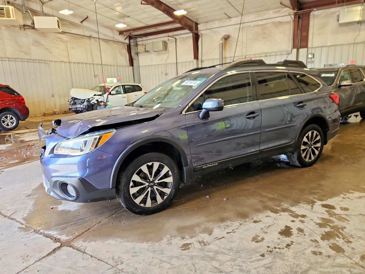 2016 Subaru Outback Limited, VIN 4S4BSBNC4G3275456 — Front end