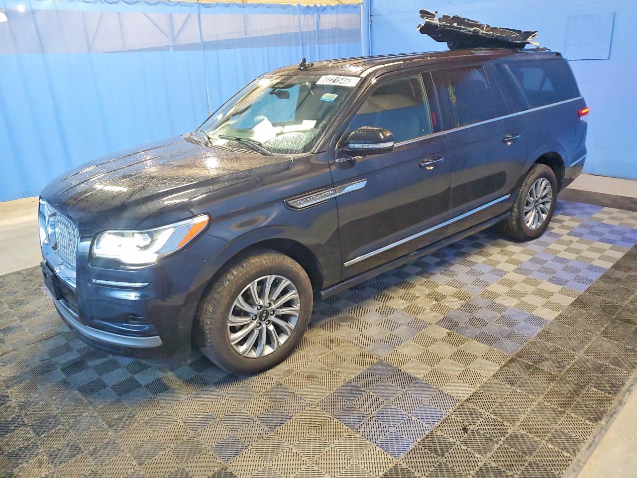 2024 Lincoln Navigator Premiere, VIN 5LMJJ3NG7REL09966 — Rear end