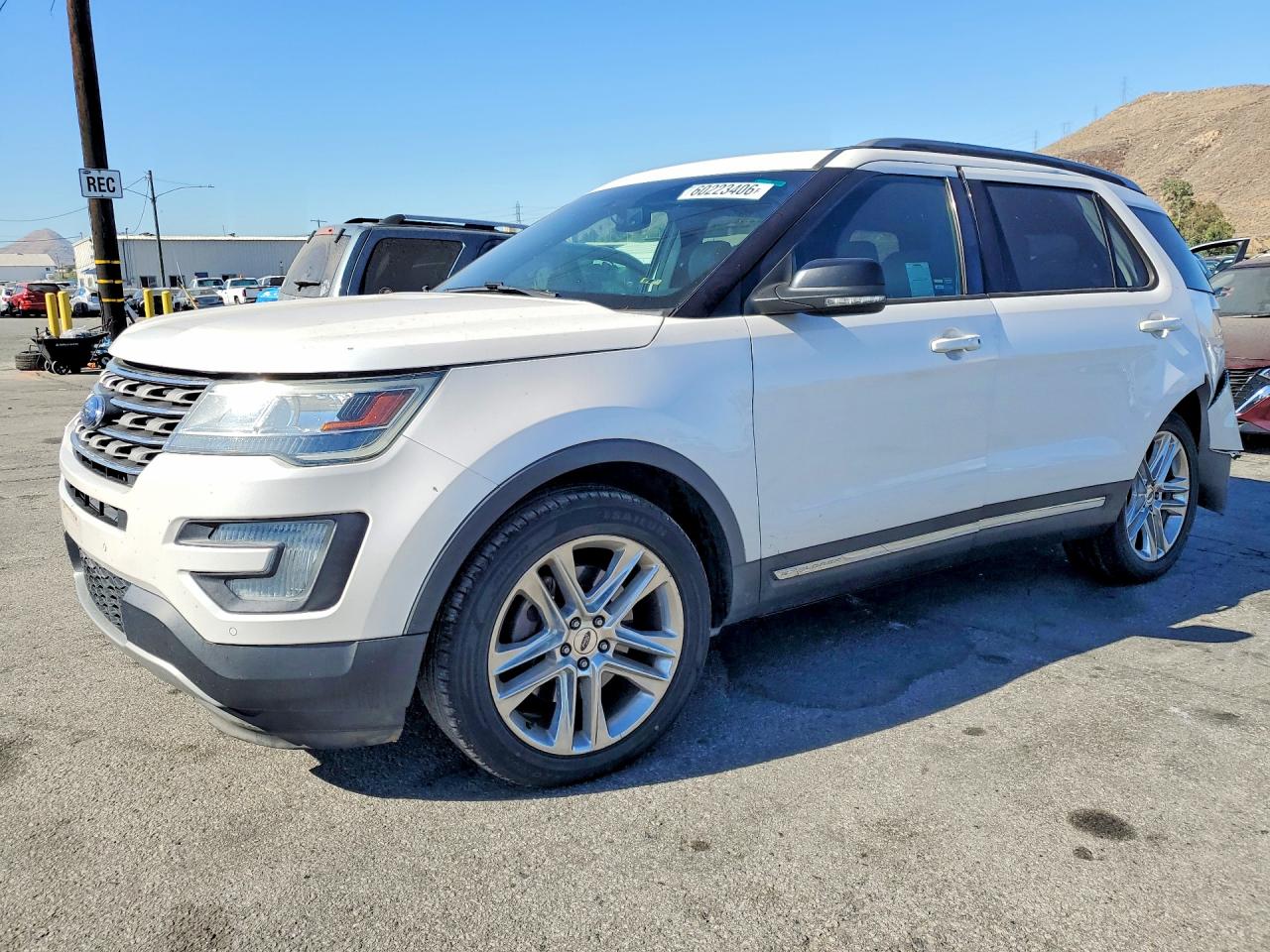2017 Ford Explorer XLT, VIN 1FM5K8D84HGA60716 — Rear end