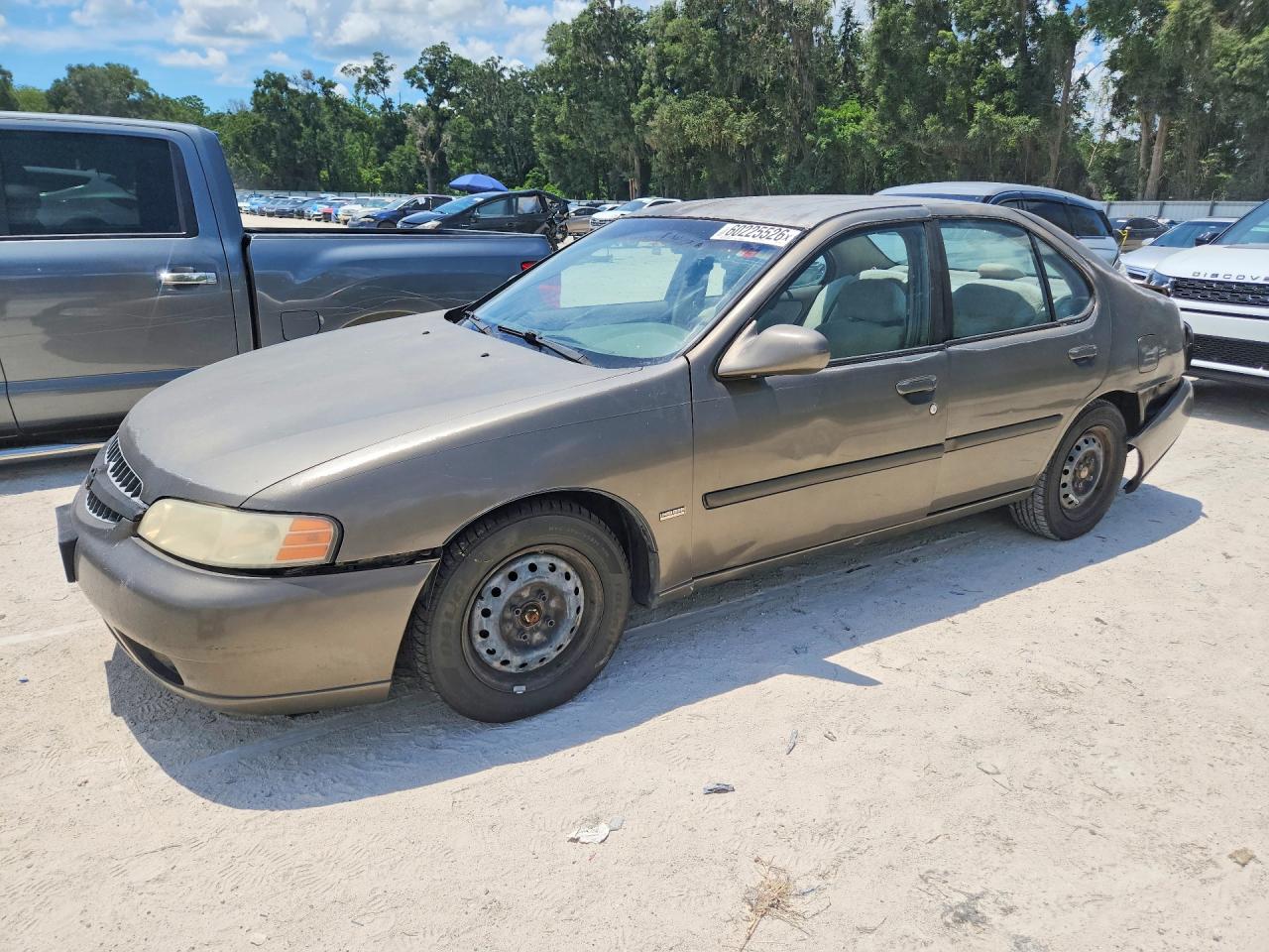 2001 Nissan Altima GXE, VIN 1N4DL01DX1C131467 — Rear end