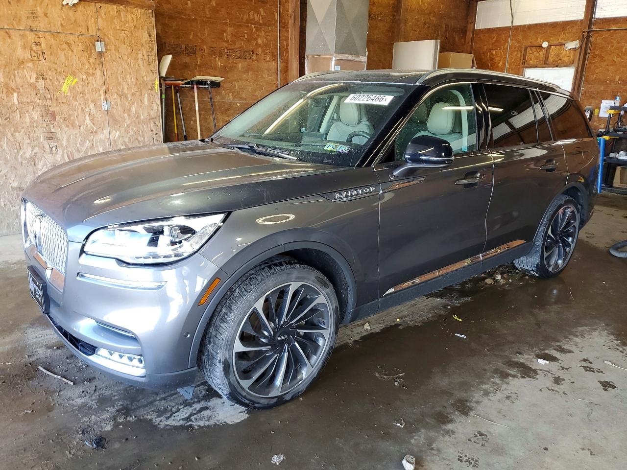 2021 Lincoln Aviator Reserve, VIN 5LM5J7XC2MGL10121 — Rear end