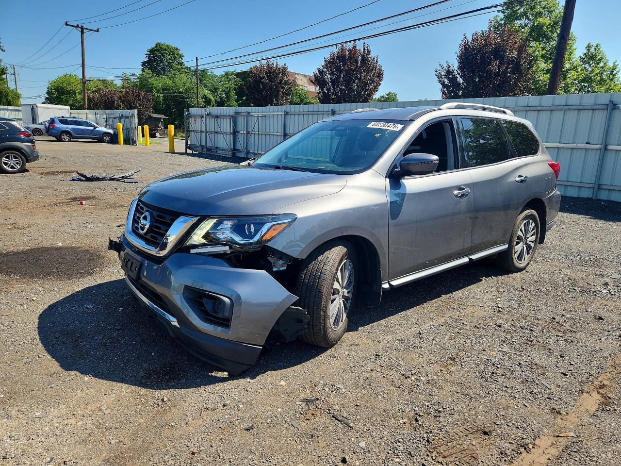 2020 Nissan Pathfinder S, VIN 5N1DR2AM7LC637681 — Front end