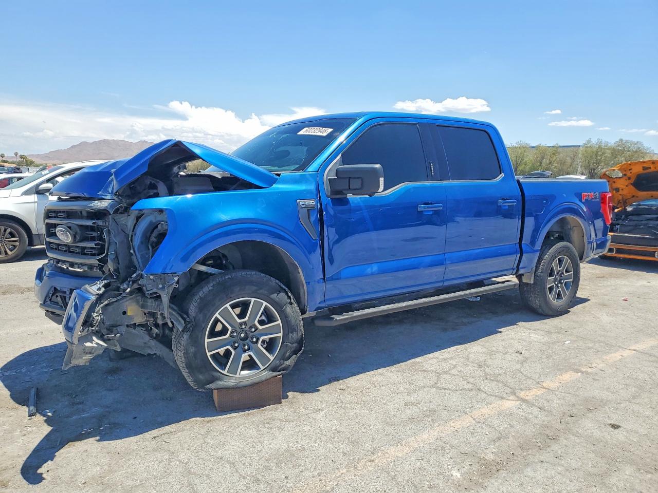 2022 Ford F-150 XLT, VIN 1FTFW1E8XNKE92402 — Перед