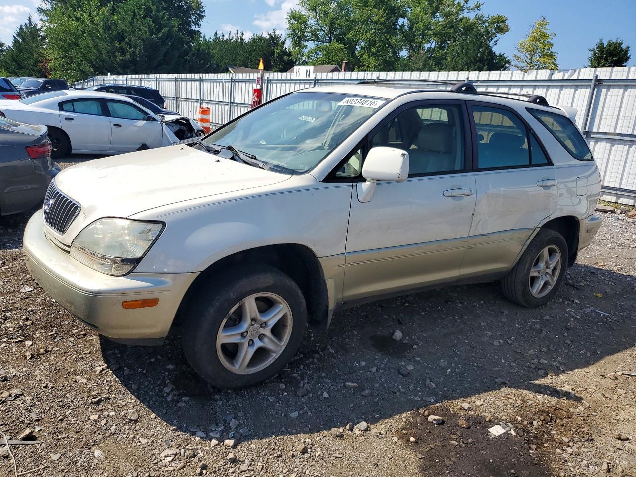 2000 Lexus RX 300, VIN JT6HF10U6Y0120219 — Side