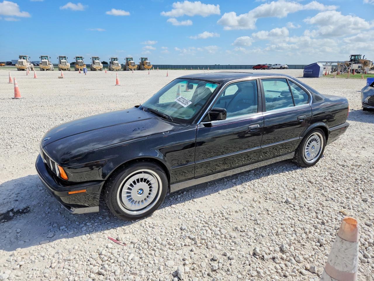 1991 BMW M5, VIN WBSHD9313MBK06075 — Front end