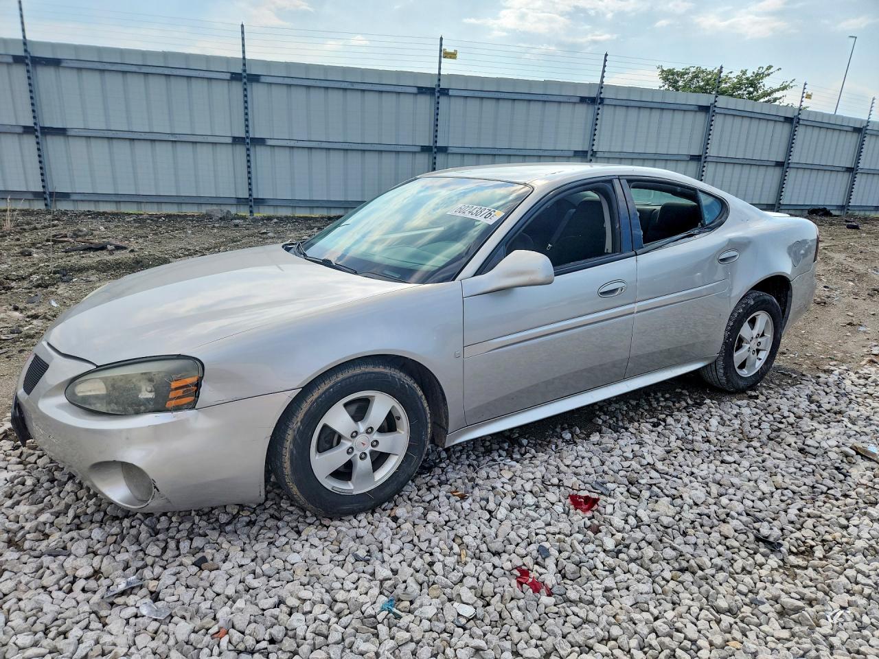 2007 Pontiac Grand Prix, VIN 2G2WP552771106218 — Front end