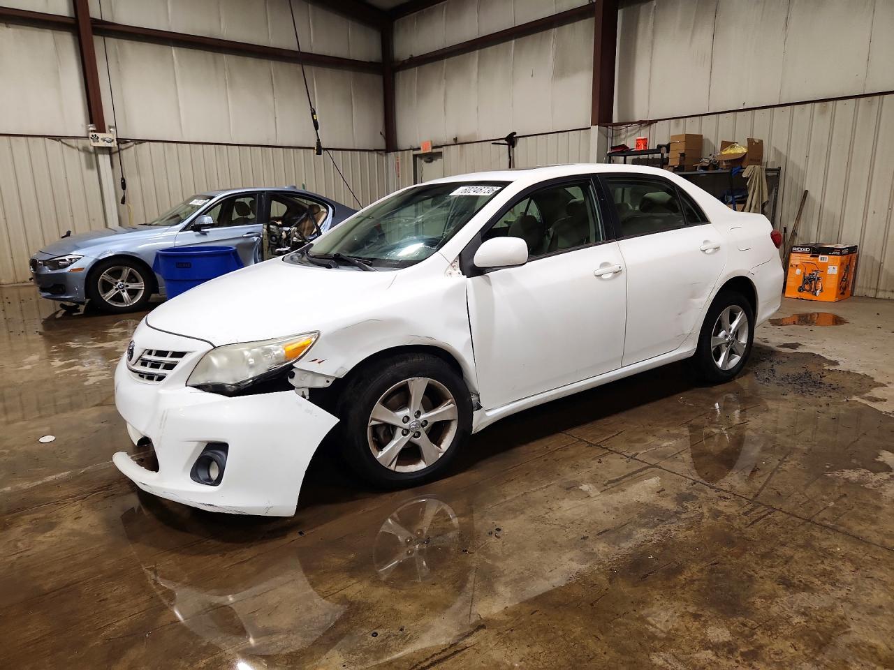 2013 Toyota Corolla LE, VIN 2T1BU4EE8DC918924 — Front end