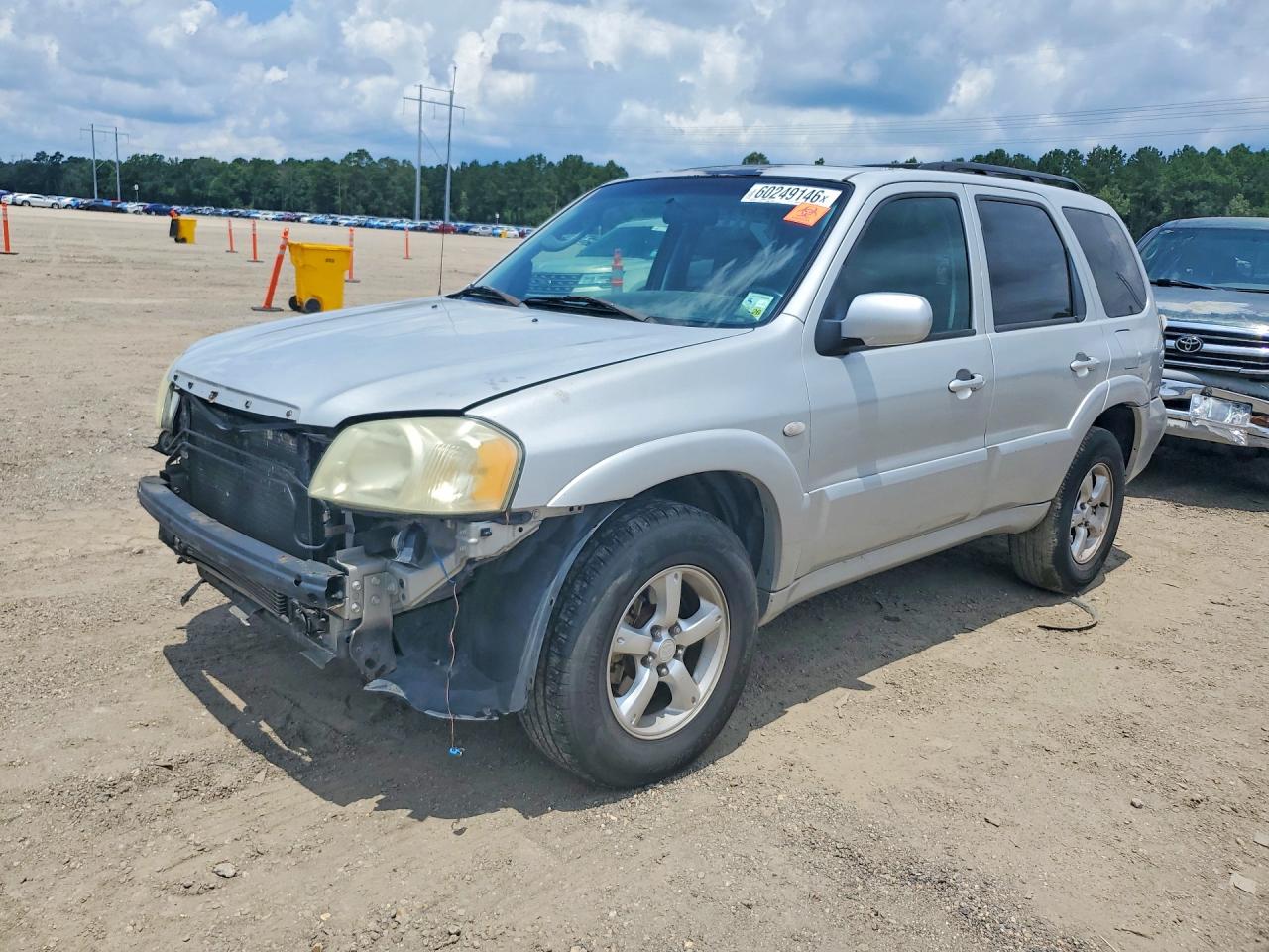 2006 Mazda Tribute S, VIN 4F2YZ06106KM04292 — Front end