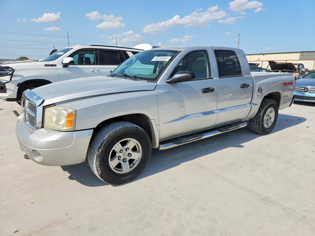 2007 Dodge Dakota SLT, VIN 1D7HE48P67S194020 — Front end