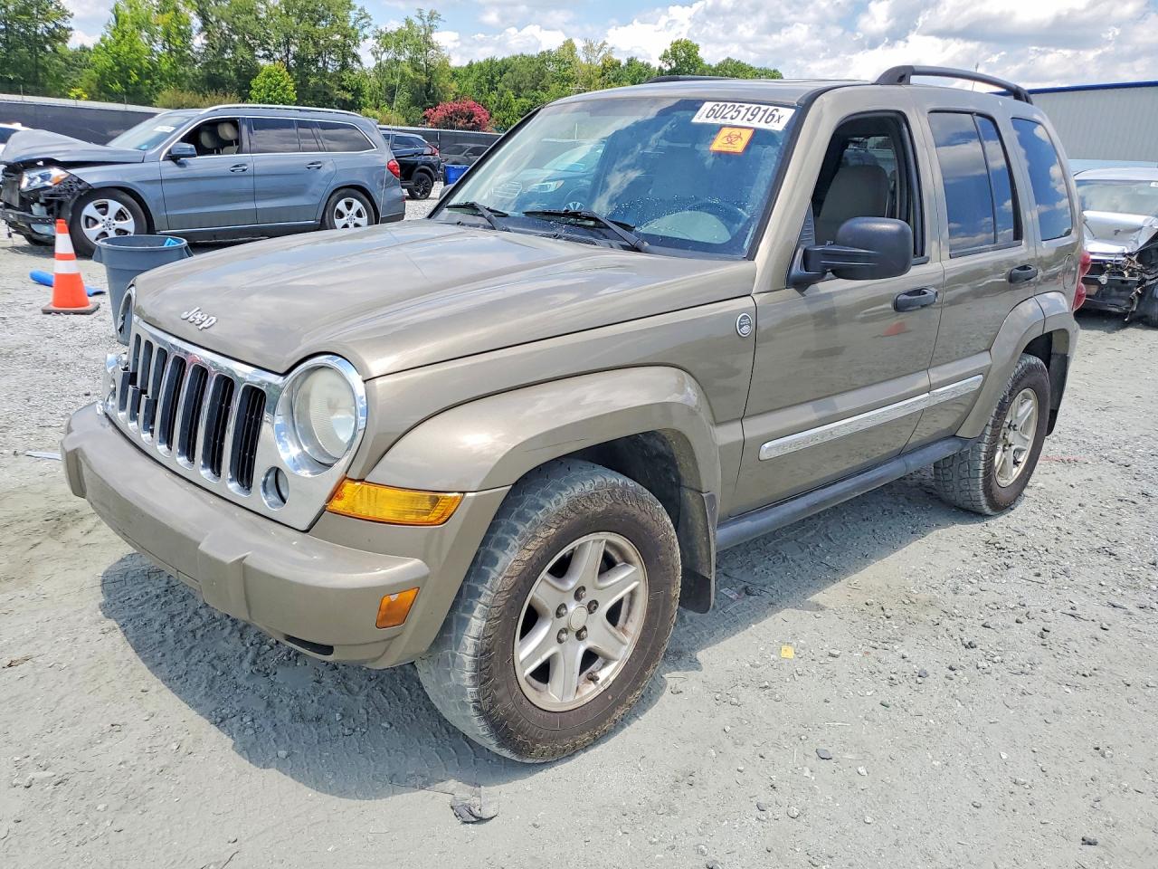 2006 Jeep Liberty Sport, VIN 1J4GL48K06W246503 — Front end