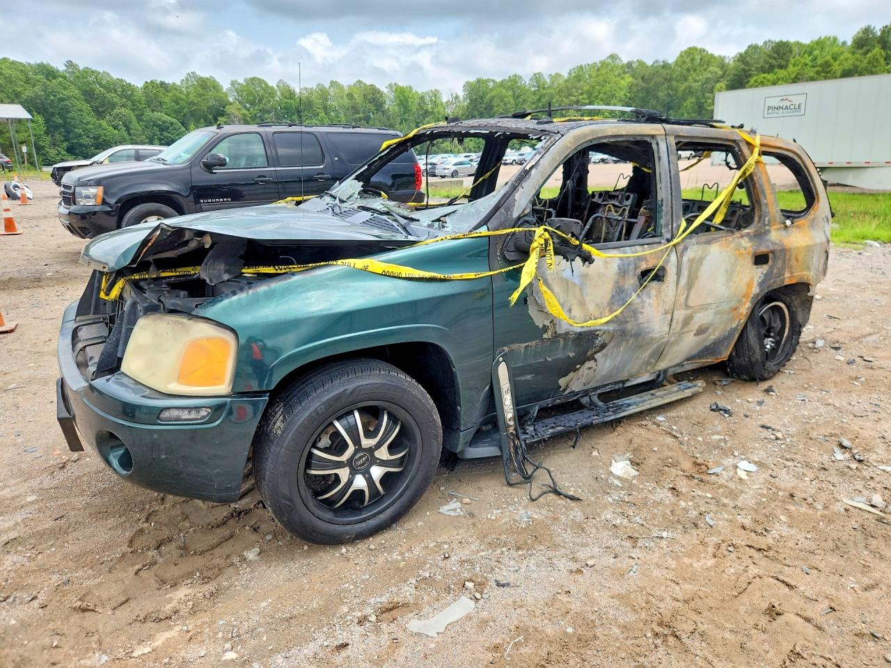 2005 GMC Envoy SLE, VIN 1GKDT13S852169145 — Burn
