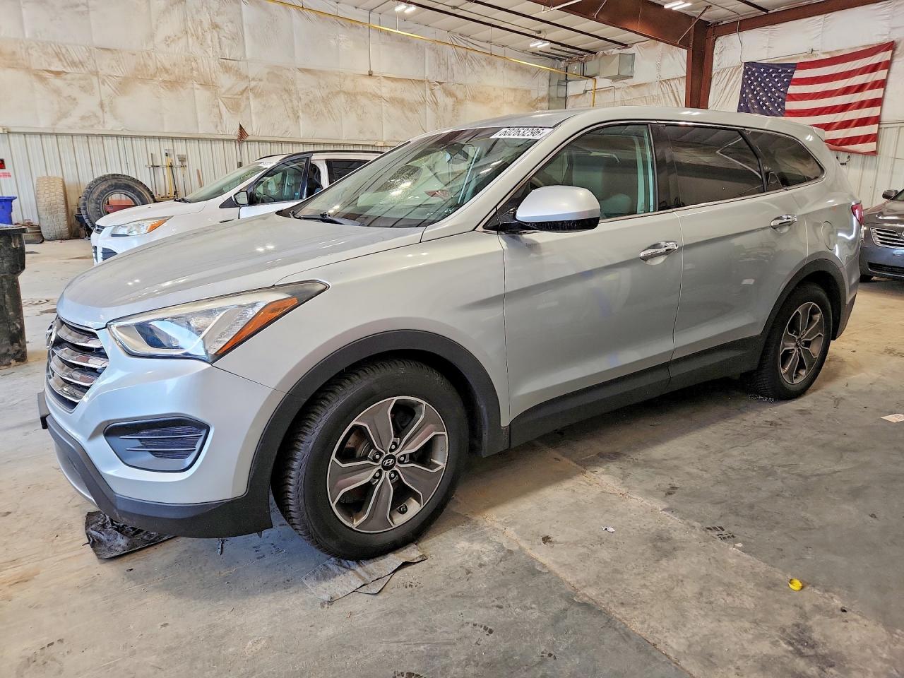 2013 Hyundai Santa Fe GLS, VIN KM8SMDHF7DU008619 — Minor dents and scratches