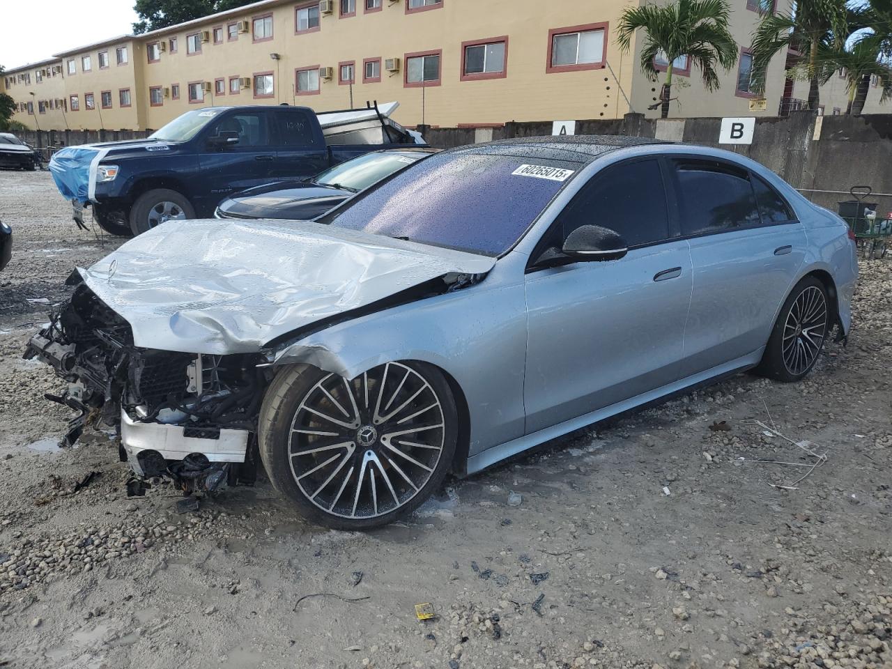 2021 Mercedes-Benz S 580, VIN W1K6G7GB2MA033514 — Front end