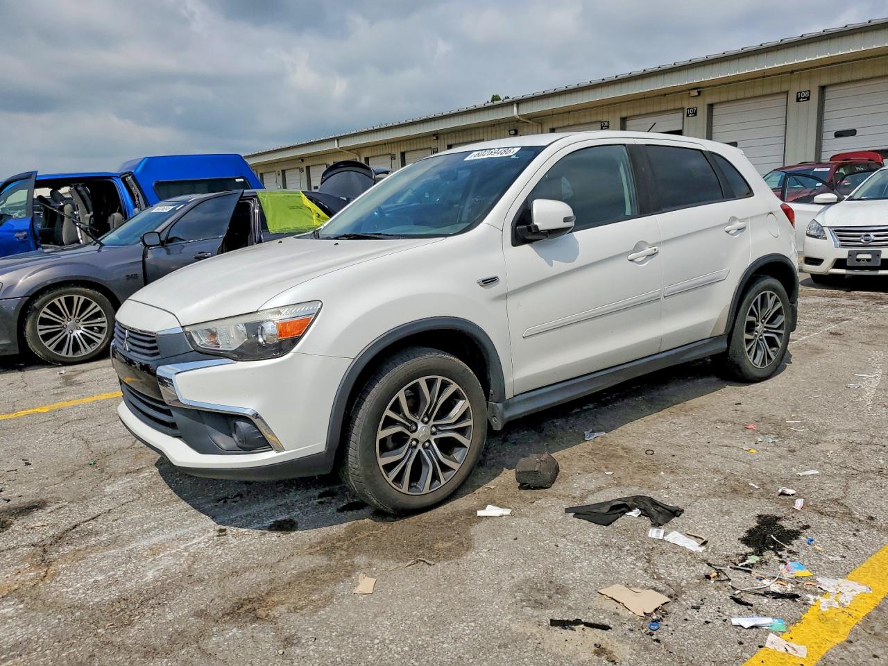 2016 Mitsubishi Outlander ES, VIN JA4AR3AW5GZ034885 — Мелкие вмятины и царапины