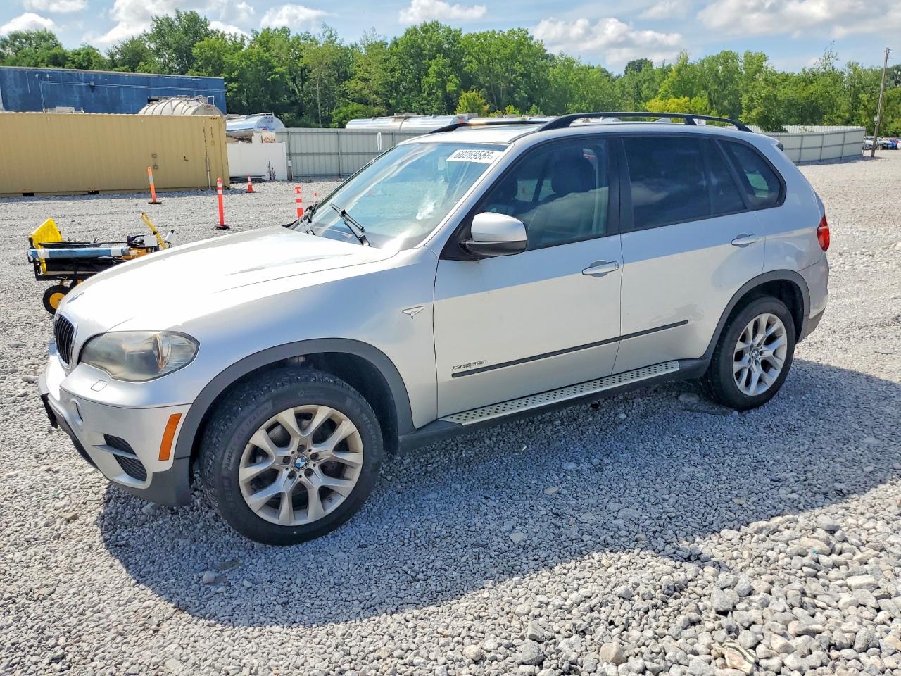 2011 BMW X5 35i, VIN 5UXZV4C57BL407675 — Мелкие вмятины и царапины