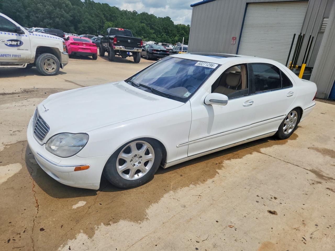 2001 Mercedes-Benz S 320/430/500, VIN WDBNG75J21A151105 — Minor dents and scratches