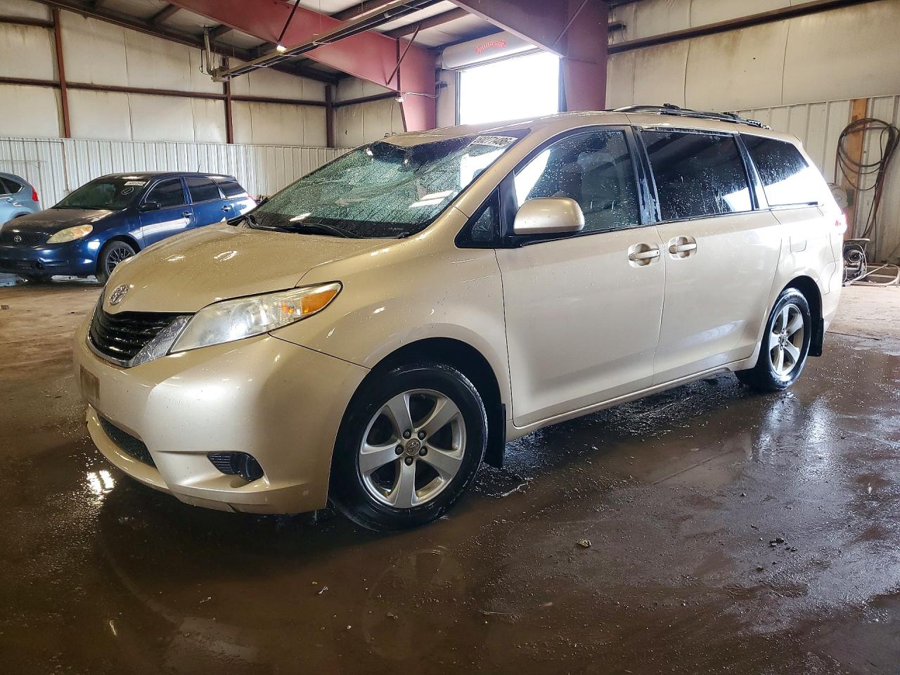 2011 Toyota Sienna LE, VIN 5TDKK3DC8BS003768 — Roof