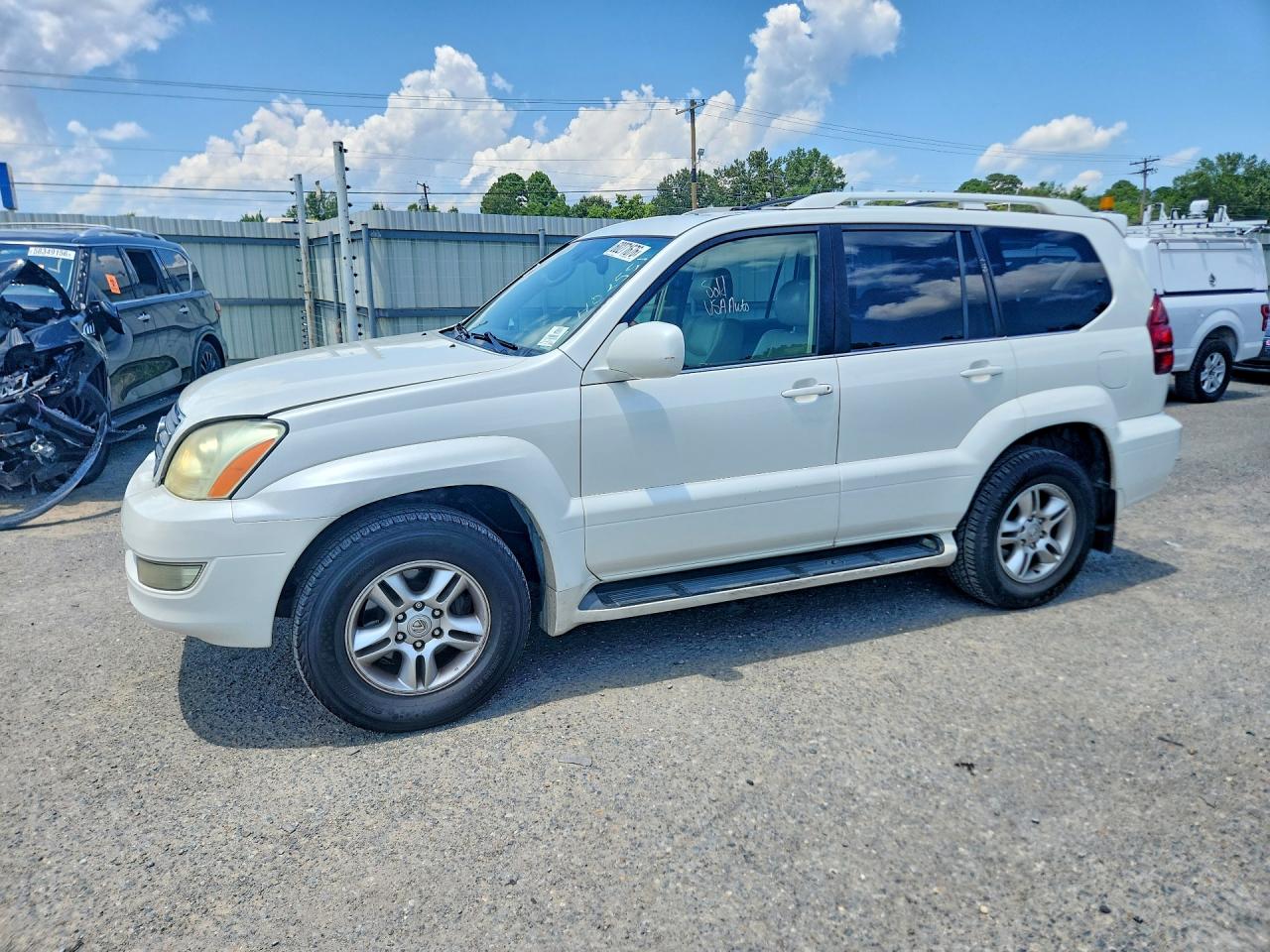 2004 Lexus GX 470, VIN JTJBT20X440026676 — Minor dents and scratches
