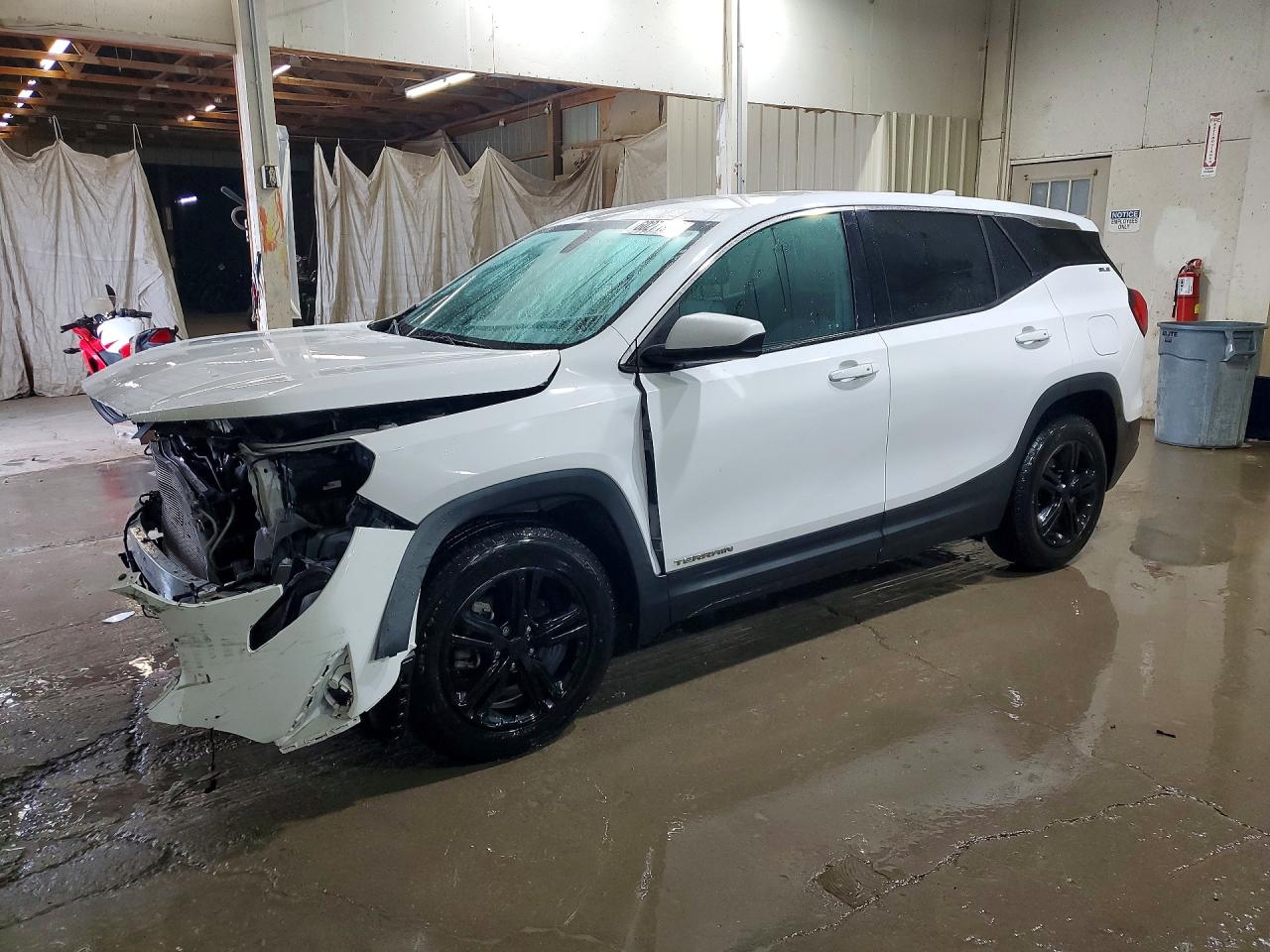 2019 GMC Terrain SLE, VIN 3GKALMEV8KL371585 — Перед