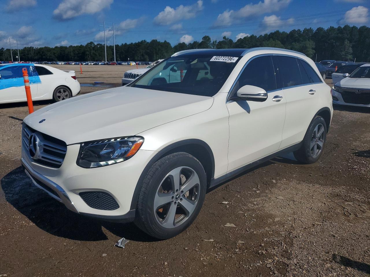 2017 Mercedes-Benz GLC 300, VIN WDC0G4JB8HF249023 — Minor dents and scratches