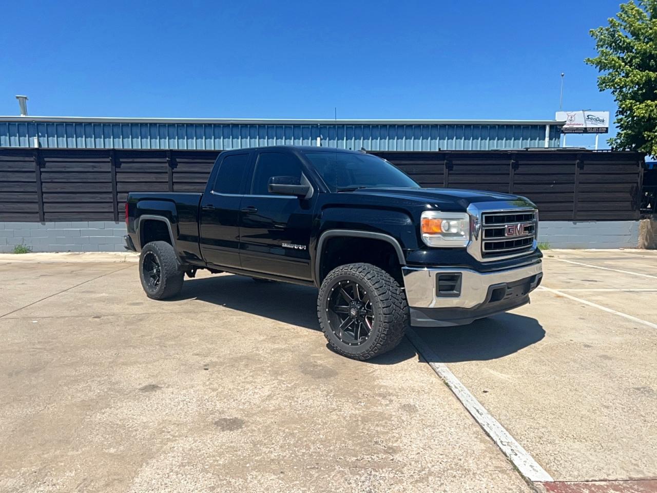 2014 GMC Sierra 1500 SLE, VIN 1GTR1UEH0EZ342769 — Minor dents and scratches
