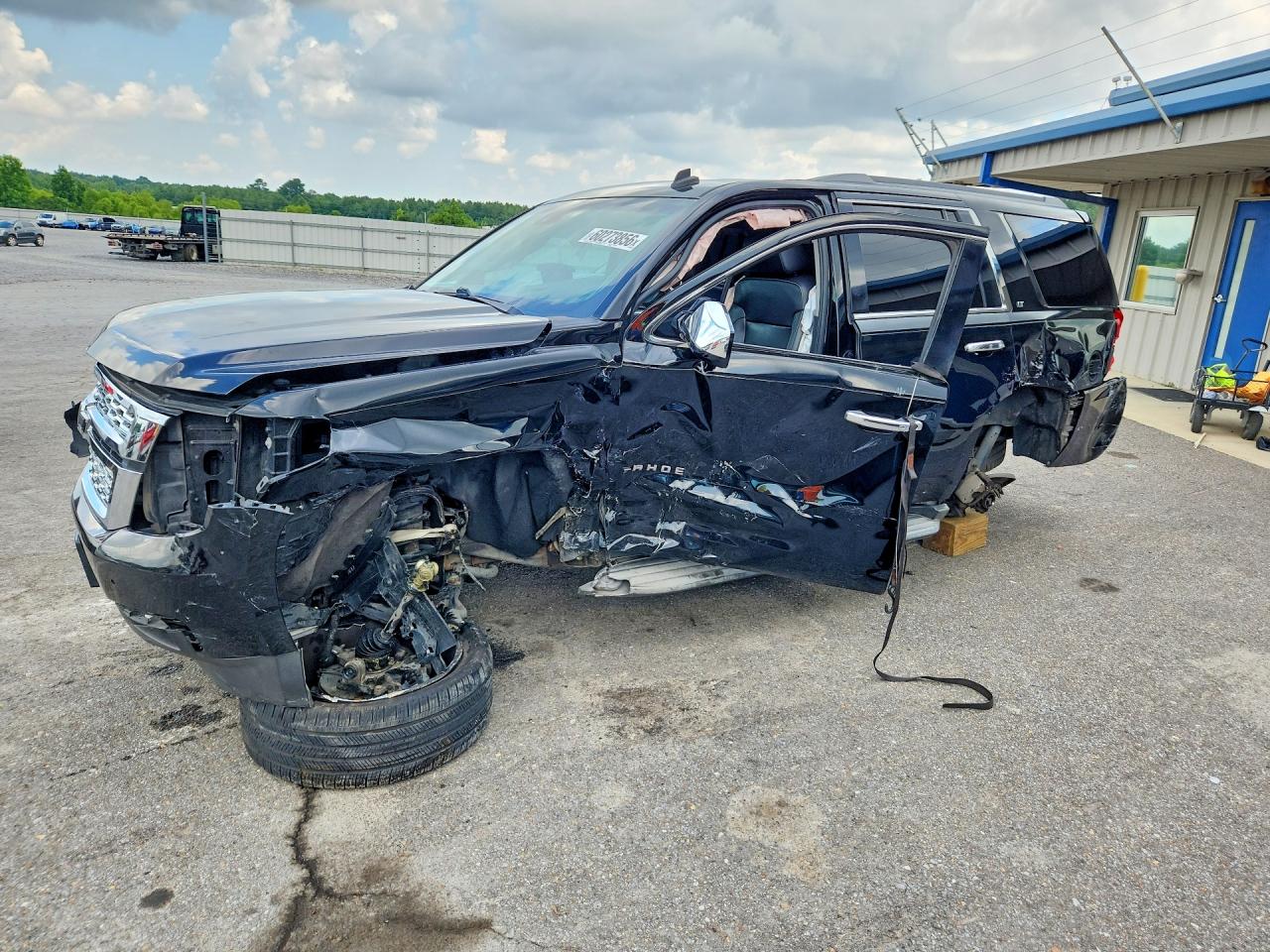 2015 Chevrolet Tahoe LT, VIN 1GNSKBKC9FR192309 — По всему кузову
