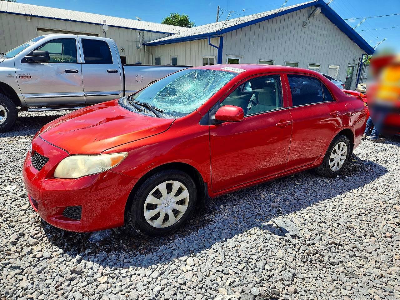 2009 Toyota Corolla LE, VIN JTDBL40EX99093878 — Roof