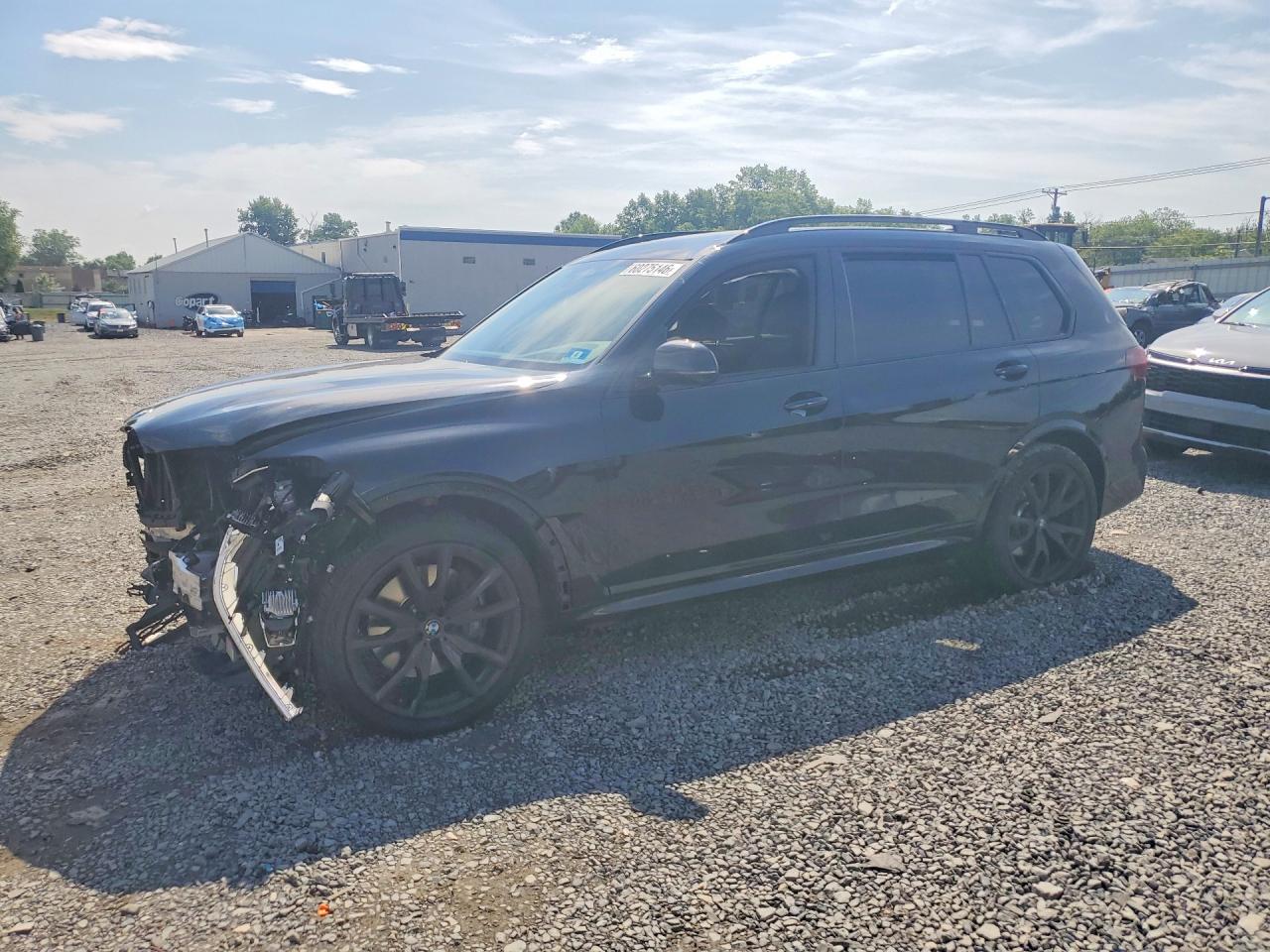 2020 BMW X7 xDrive40i, VIN 5UXCW2C0XL9C11159 — Перед