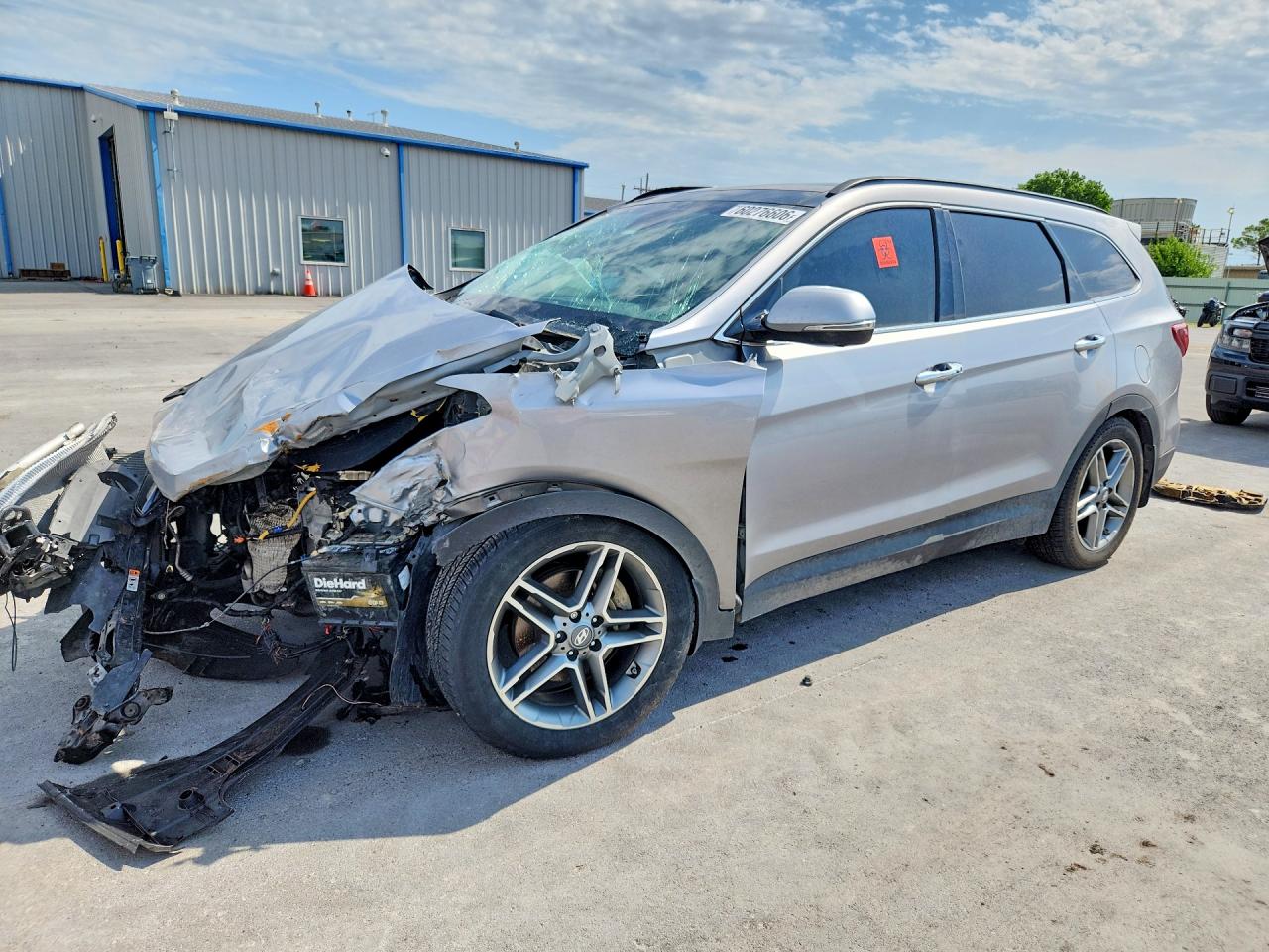 2017 Hyundai Santa Fe SE Ultimate, VIN KM8SRDHF7HU229340 — Front end