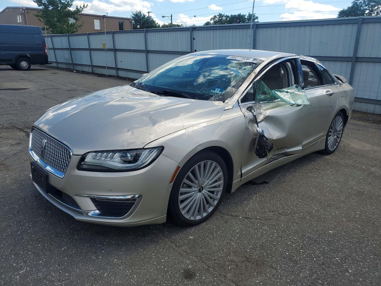 2017 Lincoln MKZ Hybrid Reserve, VIN 3LN6L5MU9HR653297 — Бок