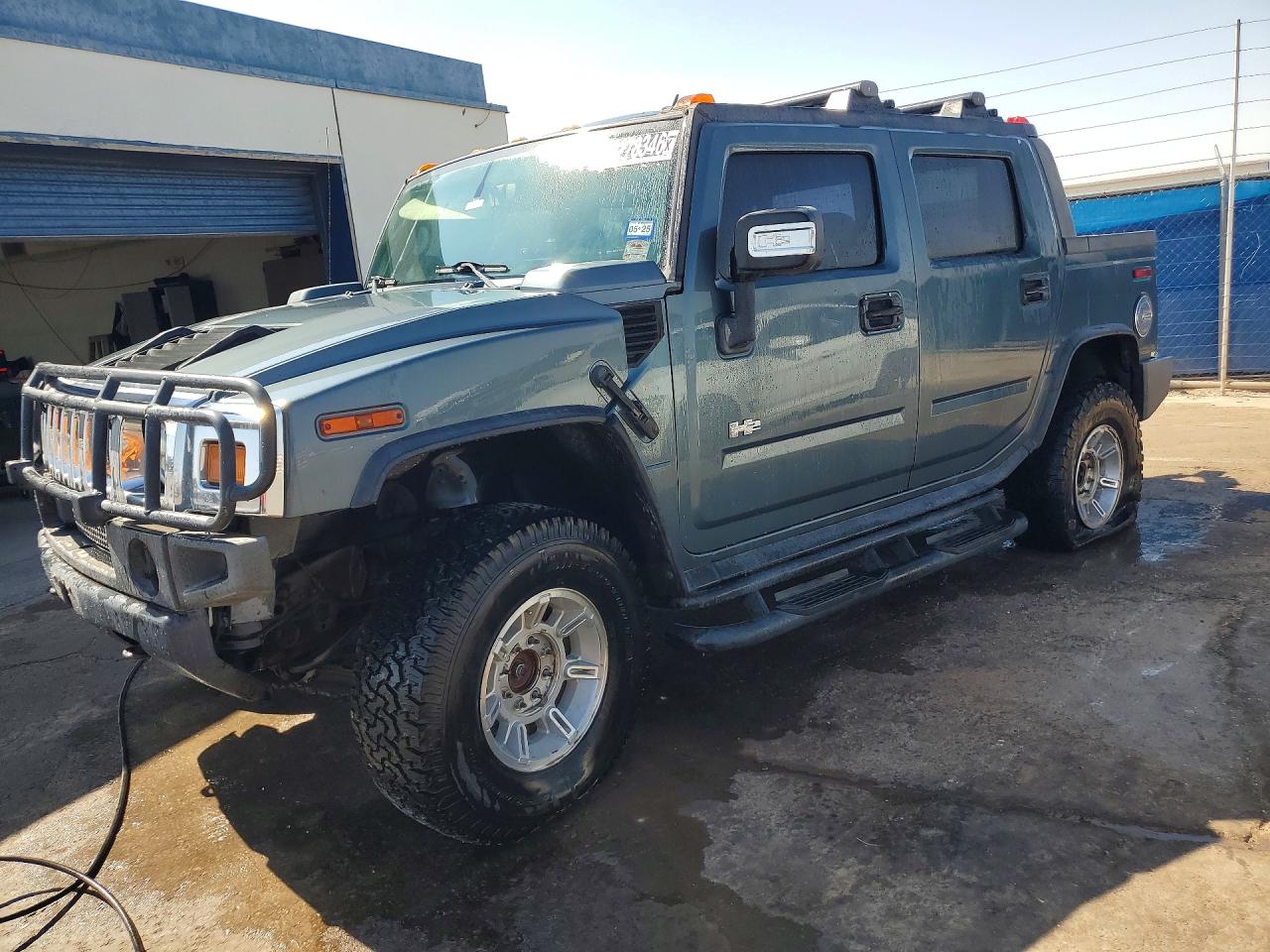 2006 Hummer H2, VIN 5GRGN22UX6H113510 — Minor dents and scratches