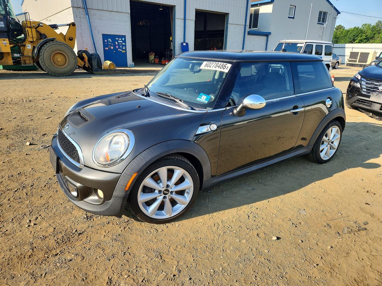 2011 MINI Hardtop S, VIN WMWSV3C51BTY15549 — Normal wear