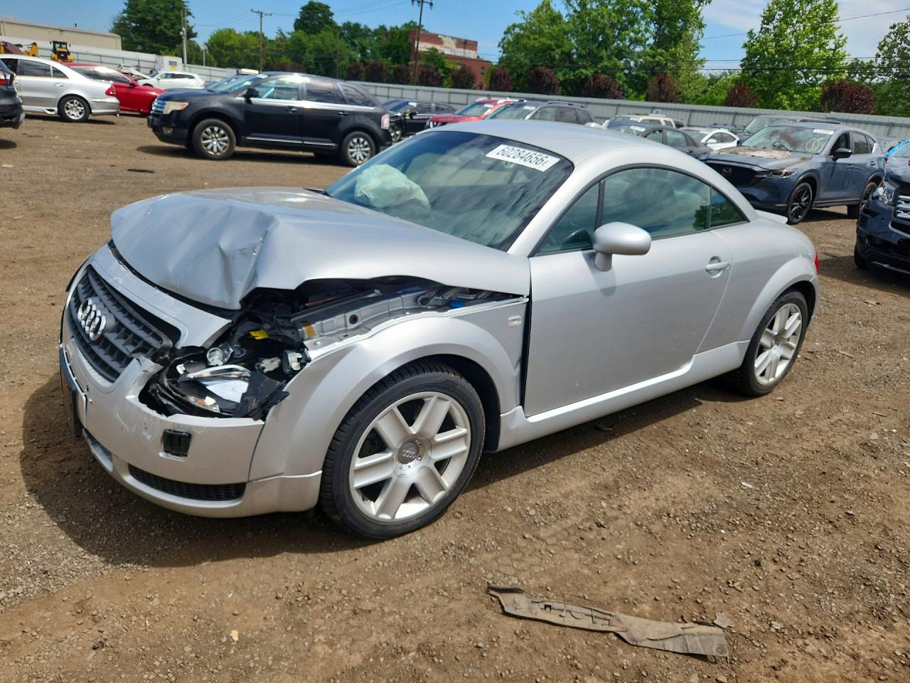 2005 Audi TT, VIN TRUSC28N451001266 — Перед