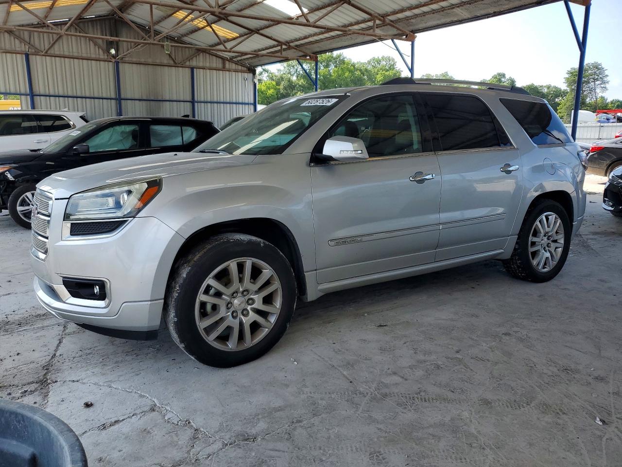 2015 GMC Acadia Denali, VIN 1GKKRTKD1FJ157558 — Minor dents and scratches