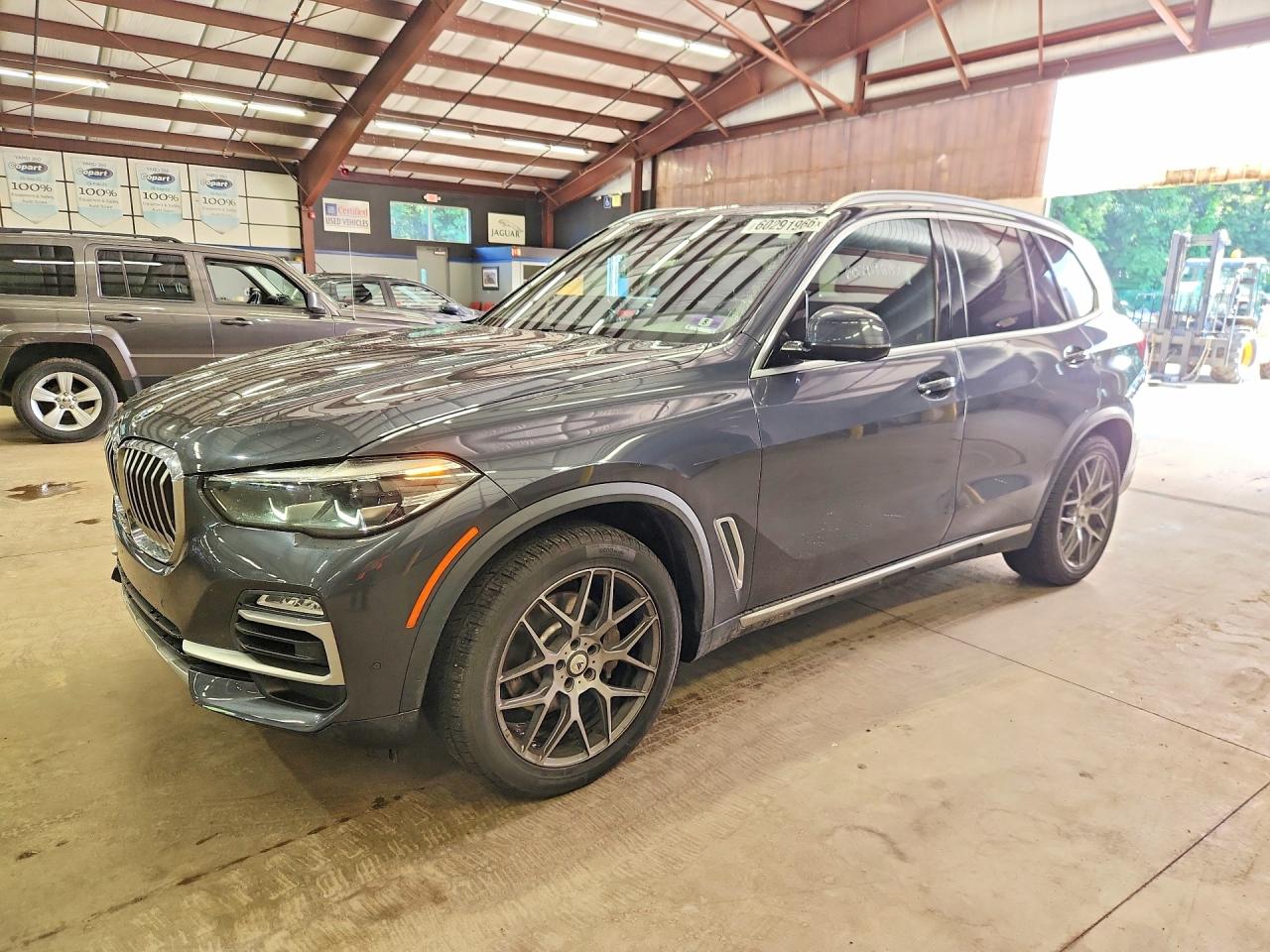 2019 BMW X5 xDrive40i, VIN 5UXCR6C59KLL31284 — Мелкие вмятины и царапины