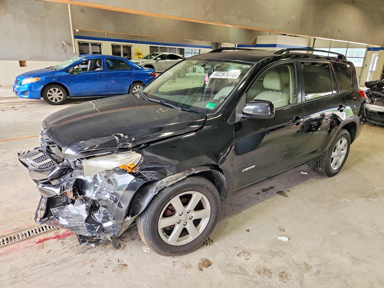 2007 Toyota RAV4 Limited, VIN JTMBD31V176053497 — Front end