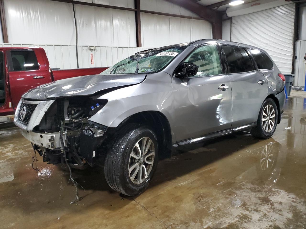 2015 Nissan Pathfinder S, VIN 5N1AR2MM8FC614932 — Front end