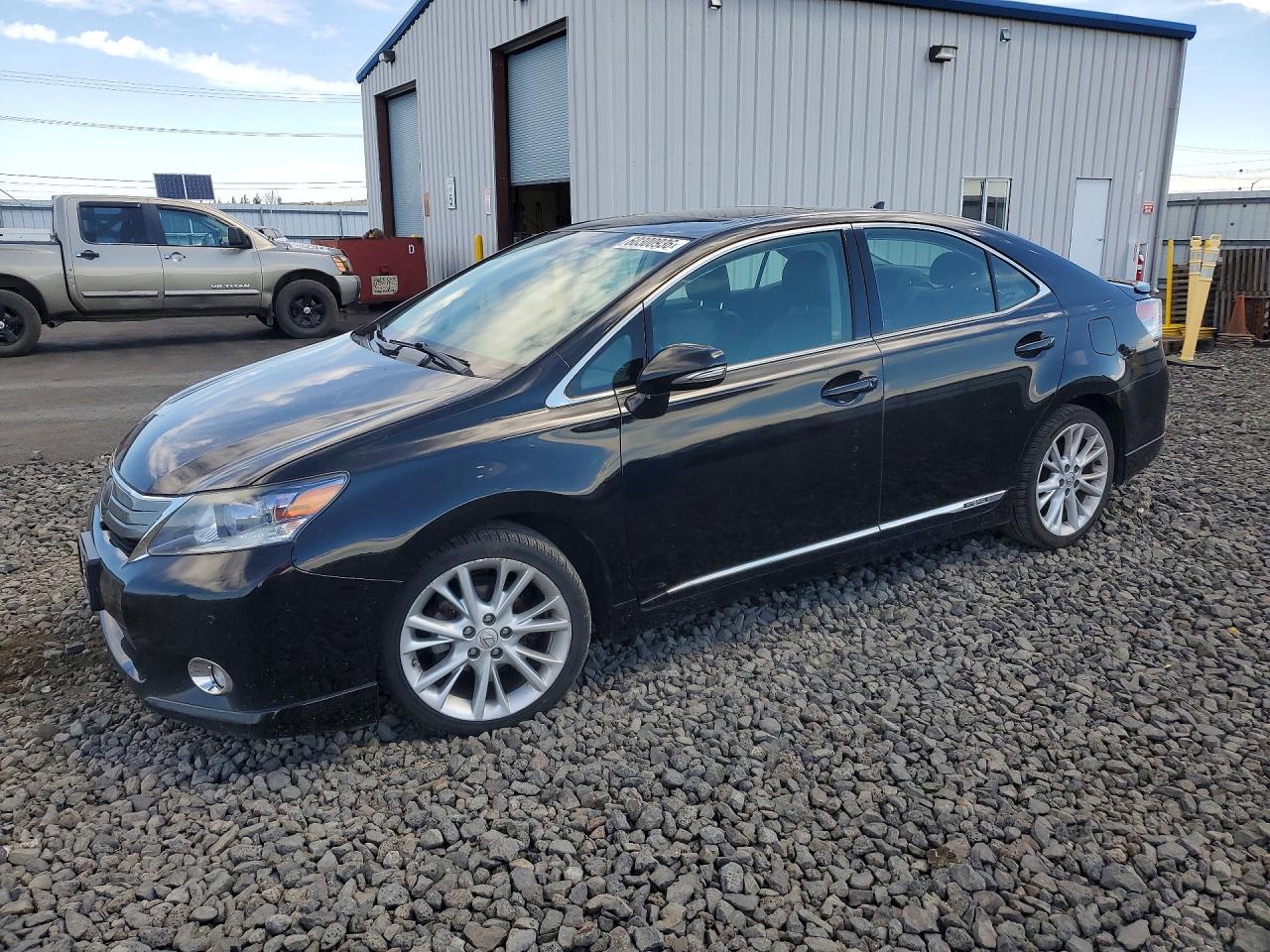 2010 Lexus HS 250h Premium, VIN JTHBB1BA8A2007071 — Front end