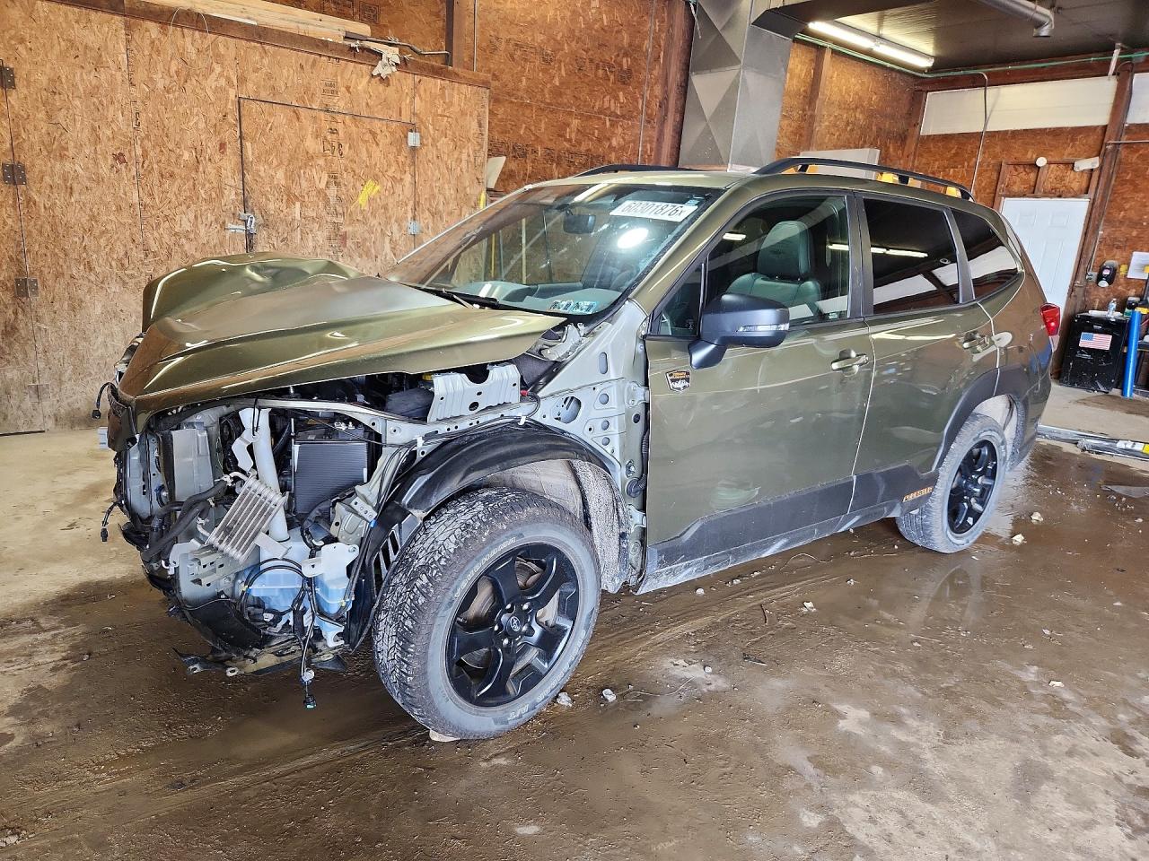 2024 Subaru Forester Wilderness, VIN JF2SKAJC6RH527977 — Перед