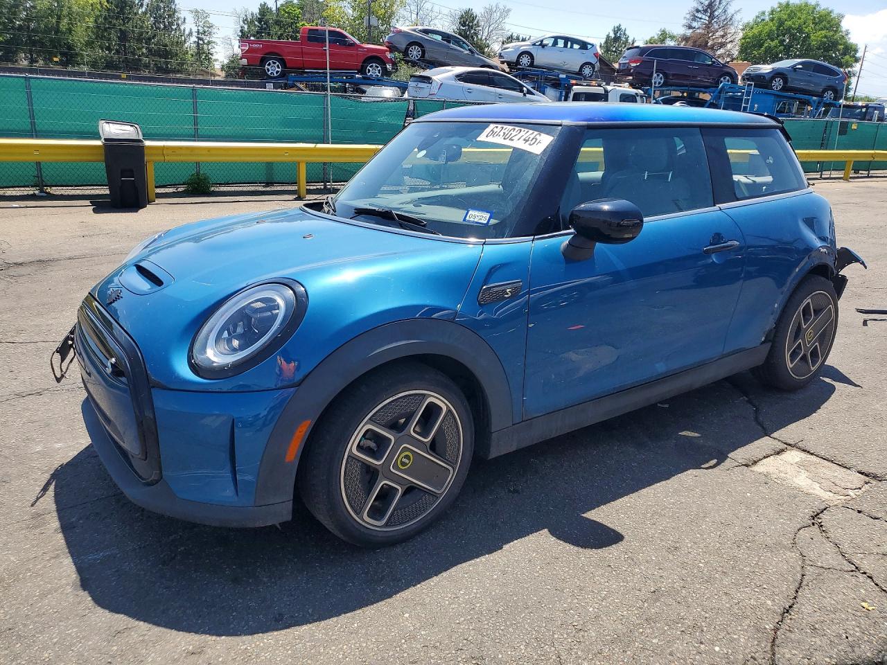2022 MINI Hardtop Cooper SE, VIN WMW13DJ03N2P63088 — Rear end