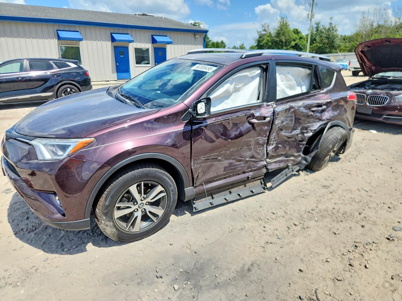 2017 Toyota RAV4, VIN 2T3WREV3HW366169 — Side